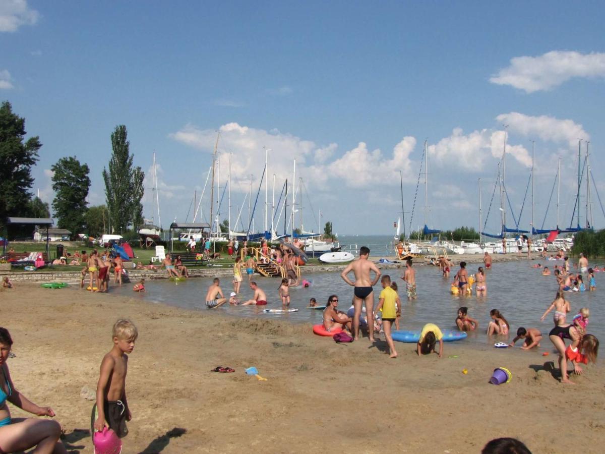 Holiday Home Balatontourist Fuered-3 By Interhome بالاتونفوريد المظهر الخارجي الصورة